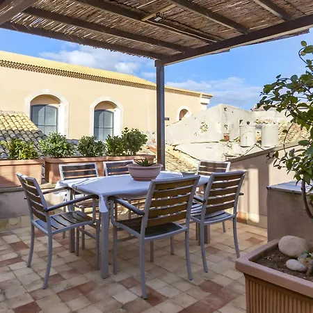 Casa Eu - Flat With Private Terrace Wifi סירקוזה