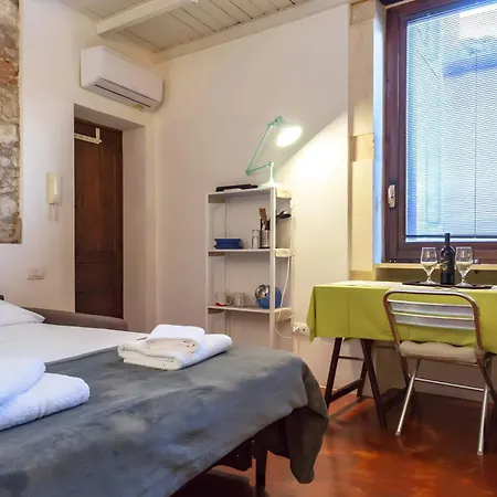 Casa Eu - Flat With Private Terrace Wifi Syracuse